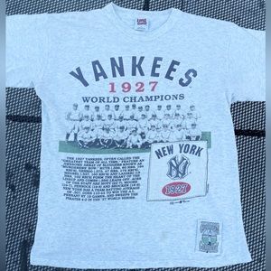 Vintage 1993 Yankees 1927 World Champion Team Shot Graphic Tee.